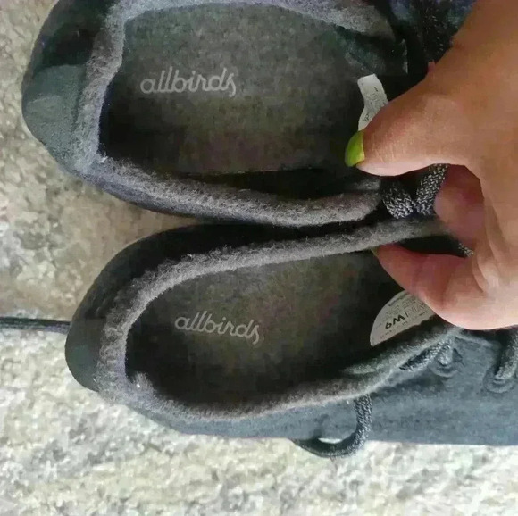 Allbirds Womens Dark Gray Wool Runner 9 - Picture 12 of 14